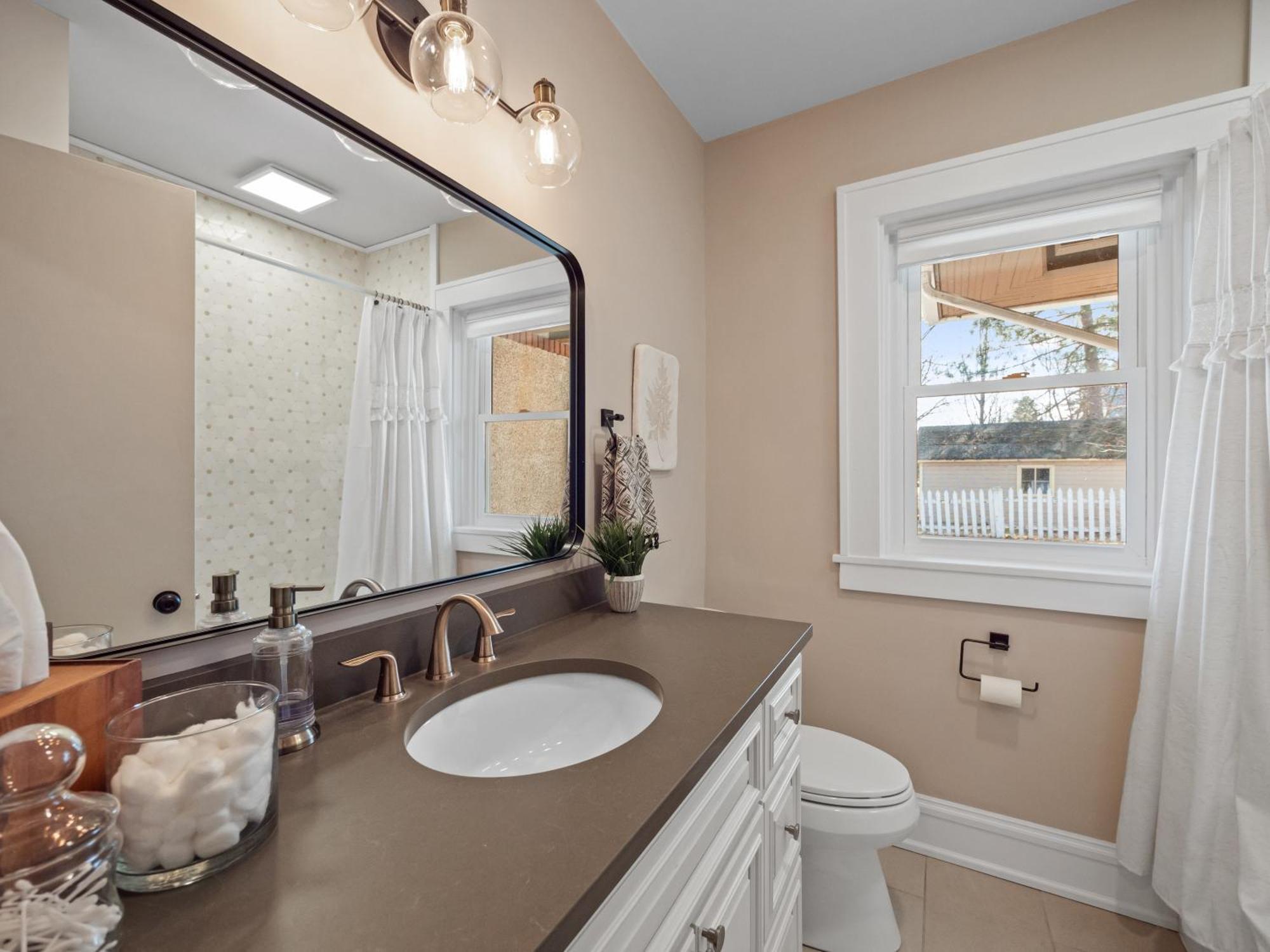 Spanish Charm 4Bed/3Bath Waupaca ภายนอก รูปภาพ